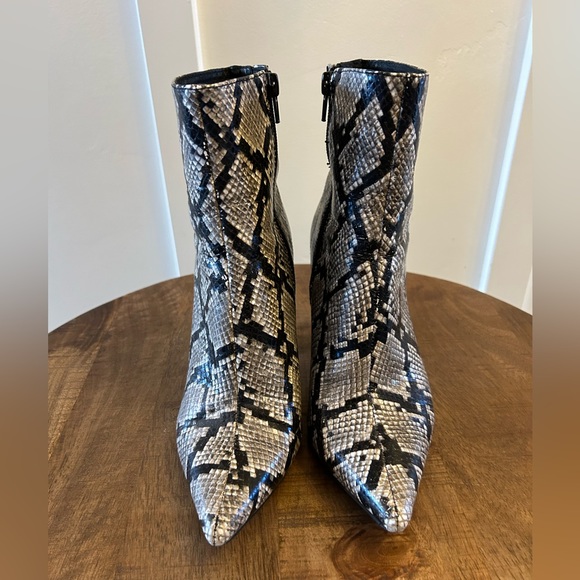 🌶️Jeffrey Campbell Snake Print Booties. Size 7 - Picture 2 of 9